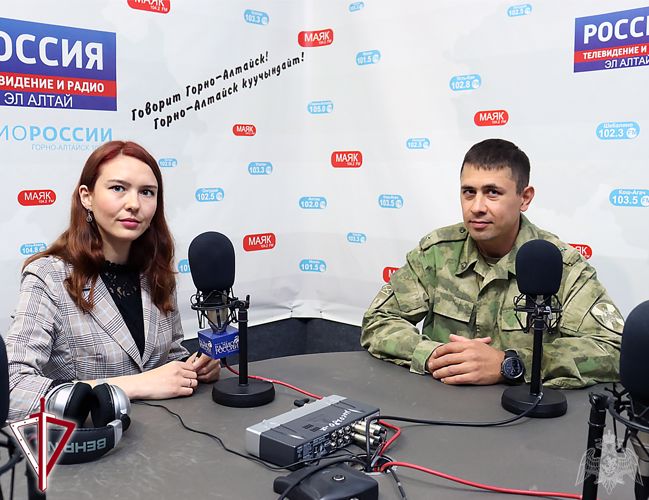 В эфире радио «Горный Алтай» росгвардеец рассказал о силах специального назначения