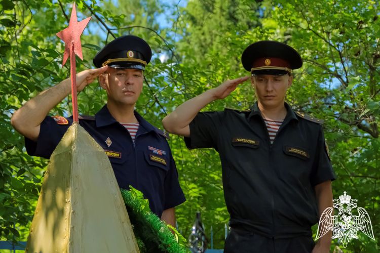 Сотрудники и военнослужащие Управления Росгвардии по Республике Алтай отдали дань памяти красным партизанам