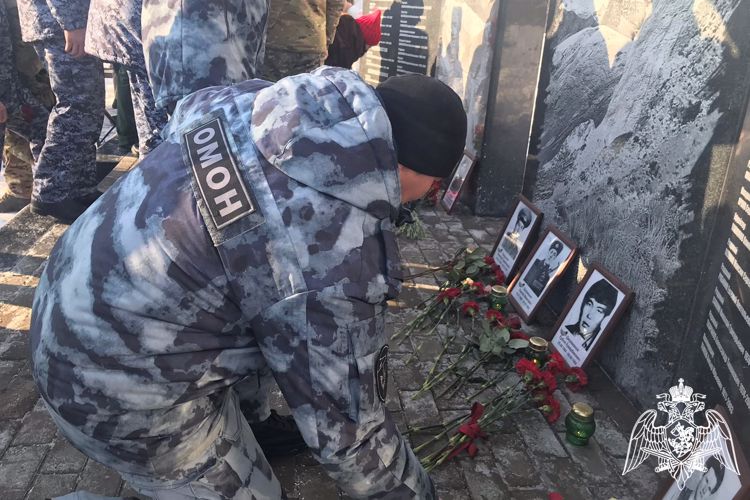 В Республике Алтай росгвардейцы почтили память земляков, погибших в Афганистане
