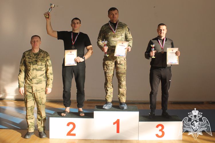 Росгвардеец из Республики Алтай вошел в число призеров окружного чемпионата по зимнему офицерскому троеборью