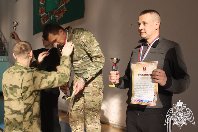 Росгвардеец из Республики Алтай вошел в число призеров окружного чемпионата по зимнему офицерскому троеборью