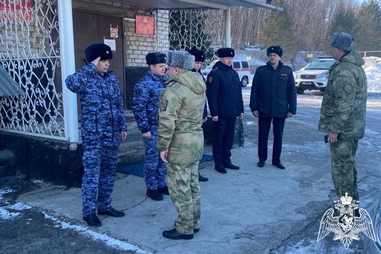 Замкомандующего Сибирским округом Росгвардии в Республике Алтай проверил состояние техники и вооружения в тероргане