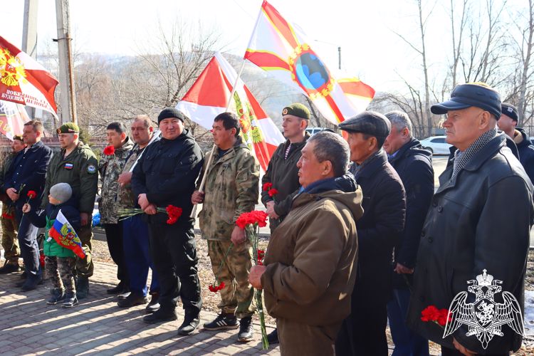 Росгвардейцы почтили память погибших боевых товарищей 