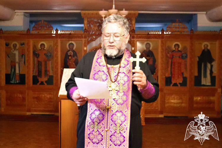 В Горно-Алтайске состоялся молебен за здравие росгвардейцев, участвующих в специальной военной операции