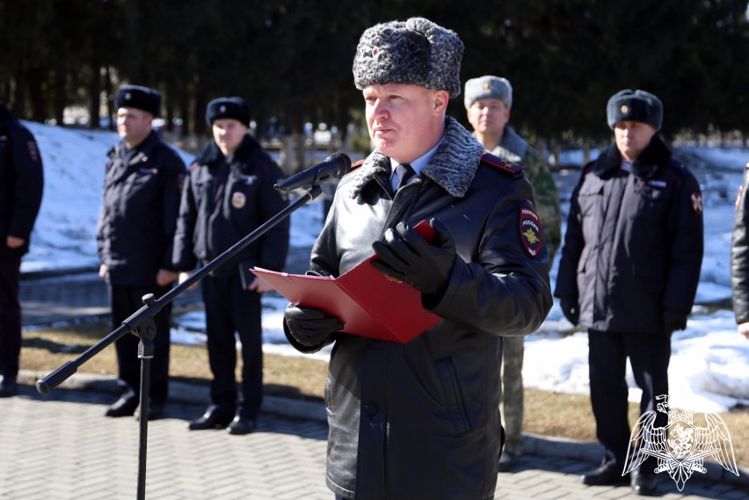 В Республике Алтай росгвардейцы приняли участие в гарнизонном разводе нарядов, заступающих на охрану общественного порядка