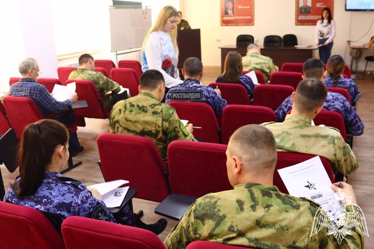 К Международной патриотической акции «Диктант Победы» присоединились роcгвардейцы из Республики Алтай