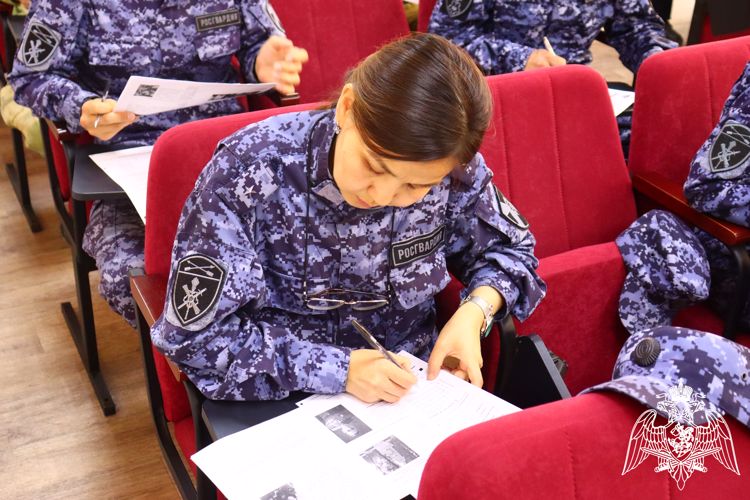 К Международной патриотической акции «Диктант Победы» присоединились роcгвардейцы из Республики Алтай