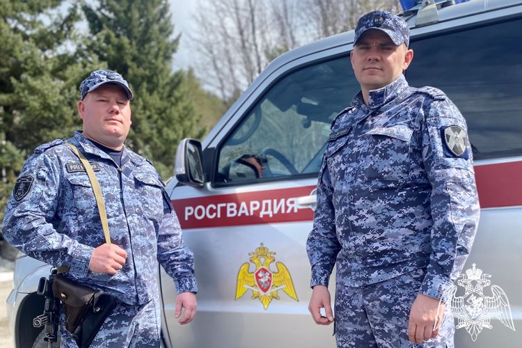 В Горно-Алтайске росгвардейцы предотвратили пожар в школе 