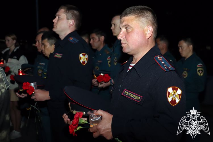 В День памяти и скорби росгвардейцы присоединились к патриотической акции «Свеча Памяти» 