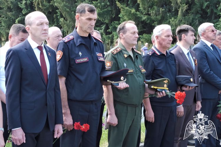 В День памяти и скорби росгвардейцы присоединились к патриотической акции «Свеча Памяти» 
