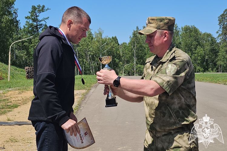 Росгвардеец из Республики Алтай стал бронзовым призером окружного чемпионата по служебному биатлону 
