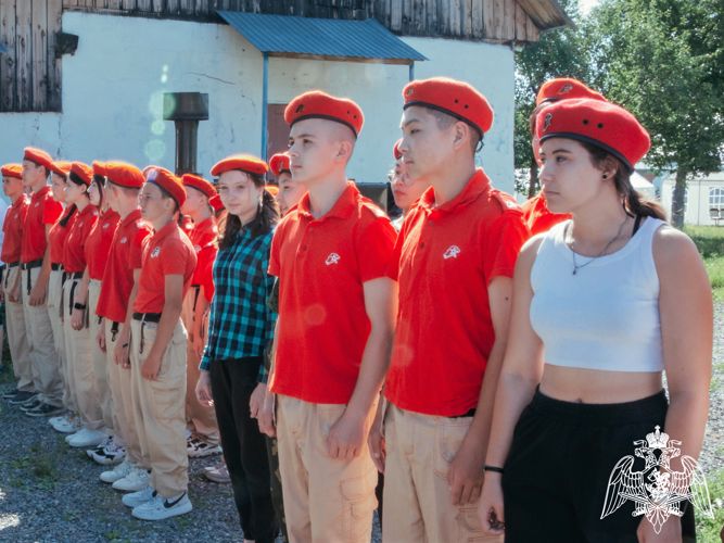 В Республике Алтай росгвардейцы встретились с будущими офицерами