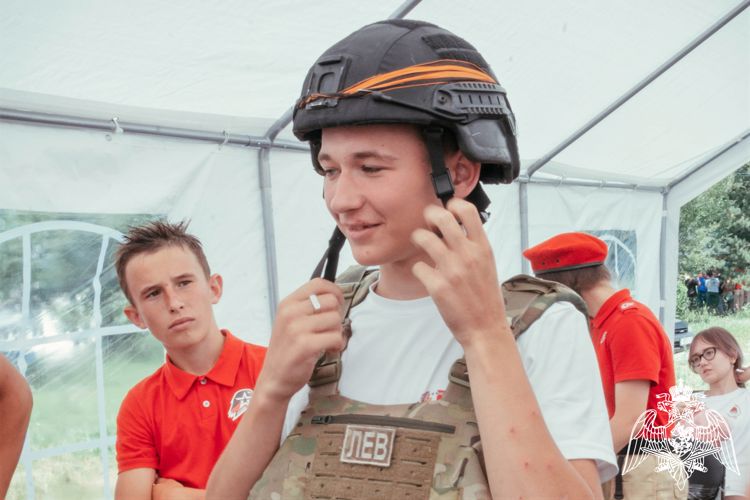 В Республике Алтай росгвардейцы встретились с будущими офицерами