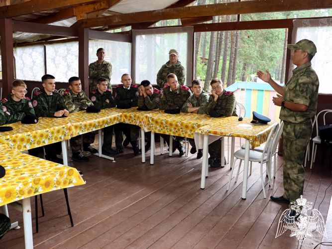 В Республике Алтай росгвардейцы приняли участие в летних сборах  кадет из Новосибирска