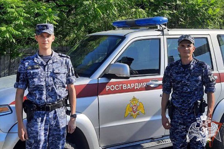 Потерявшегося ребенка вернул родителям патруль Росгвардии в Республике Алтай