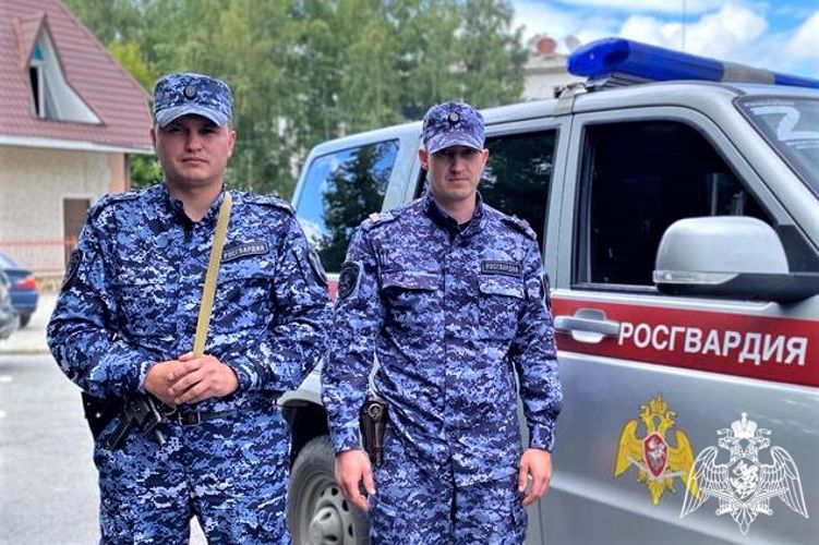 Патруль Росгвардии помог благополучно доставить в медучреждение тяжелобольного 