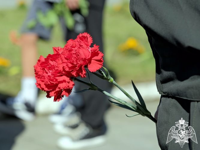 В Республике Алтай Росгвардейцы почтили память погибших в борьбе с терроризмом
