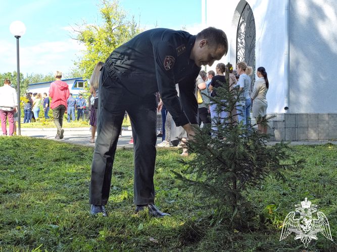 В Республике Алтай Росгвардейцы почтили память погибших в борьбе с терроризмом
