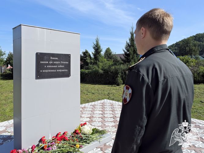 В Республике Алтай Росгвардейцы почтили память погибших в борьбе с терроризмом
