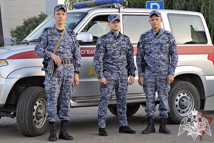 Росгвардейцы в Республике Алтай оказали помощь попавшему в ДТП мужчине