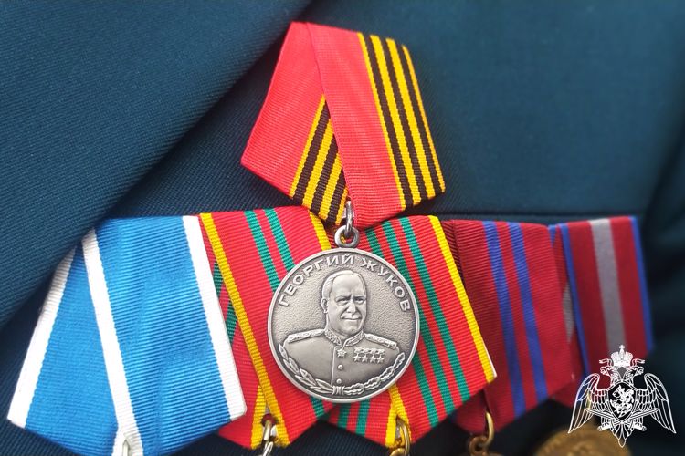 Росгвардейцам вручены боевые награды