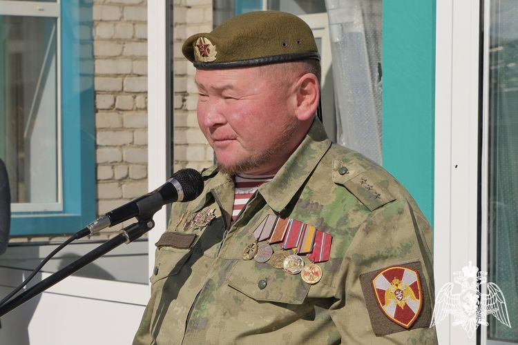  В Республике Алтай открыли мемориальную доску росгвардейцу, погибшему при выполнении воинского долга
