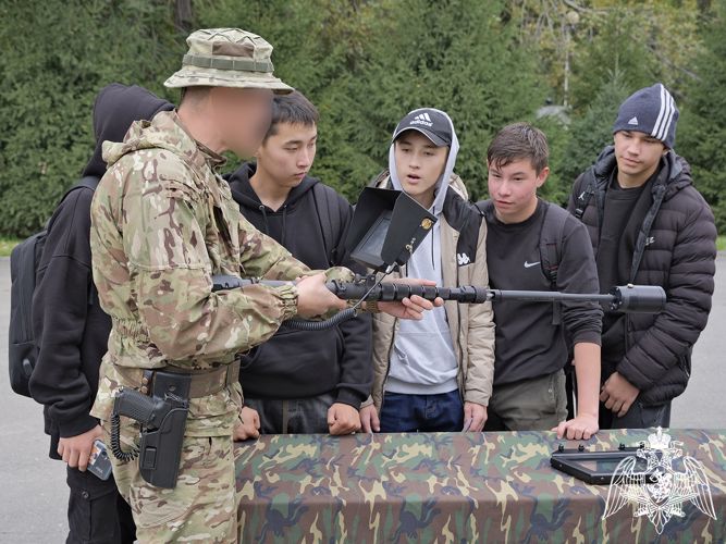 При участии Росгвардии в столице Республики Алтай прошла спортивно-патриотическая акция