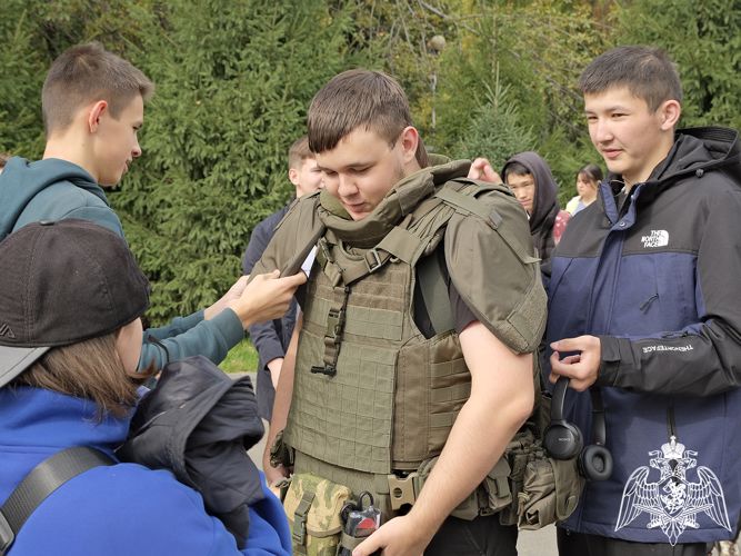 При участии Росгвардии в столице Республики Алтай прошла спортивно-патриотическая акция