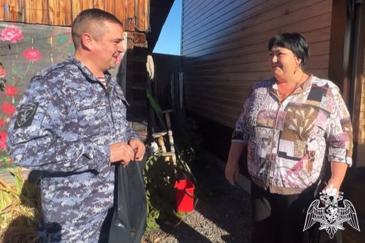 Росгвардейцы посетили семью погибшего товарища
