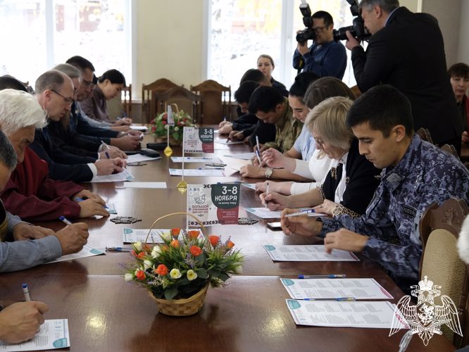 Росгвардейцы из Республики Алтай написали Большой этнографический диктант