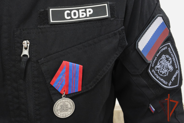 Росгвардейцам вручены государственные награды 