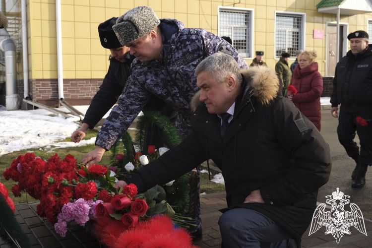 В Республике Алтай открылся мемориал погибшим сотрудникам спецподразделений Росгвардии