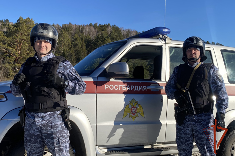 Росгвардейцы пришли на помощь пострадавшим в дорожно-транспортных происшествиях