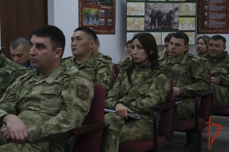 Российское общество «Знание» провело просветительский форум для росгвардейцев в Республике Алтай 