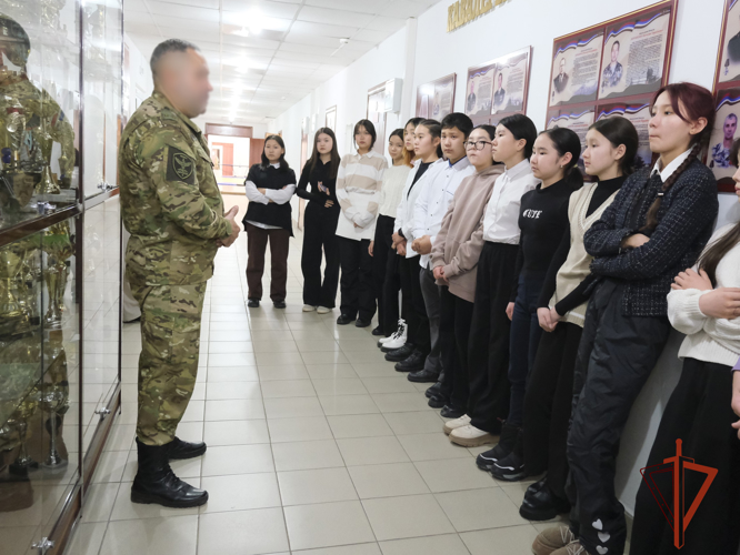 В День празднования инженерной службы Росгвардии сотрудники ОМОН «Шонкор»  провели урок Мужества для школьников региона