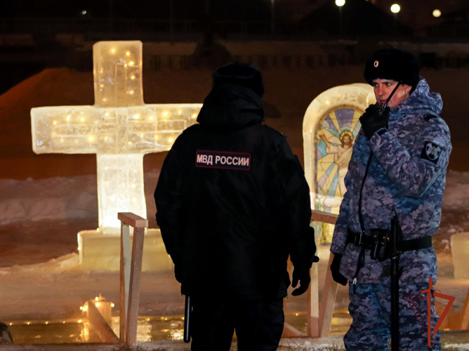 Росгвардия в  Республике Алтай обеспечила безопасность в Крещенскую ночь 
