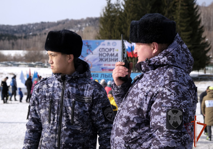 В Республике Алтай Росгвардейцы приняли участие в спортивных мероприятиях, приуроченные к Всероссийской массовой лыжной гонке «Лыжня России»