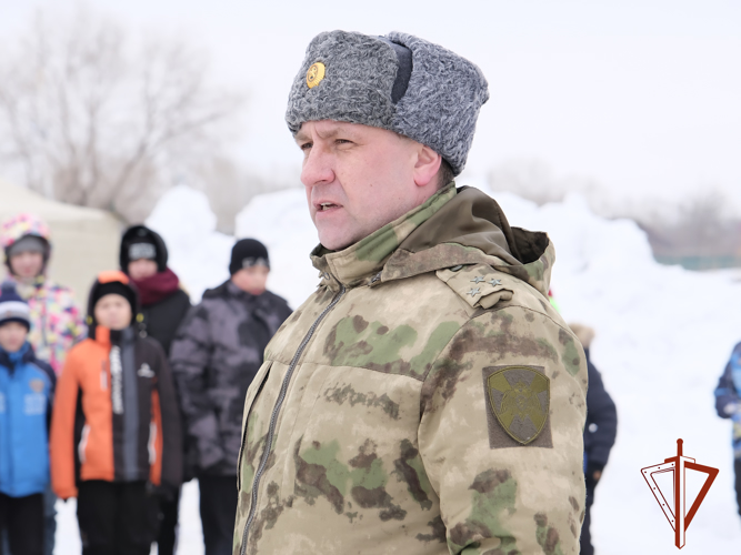 На Алтае сотрудники Росгвардии провели «Зарницу» для сельских школьников