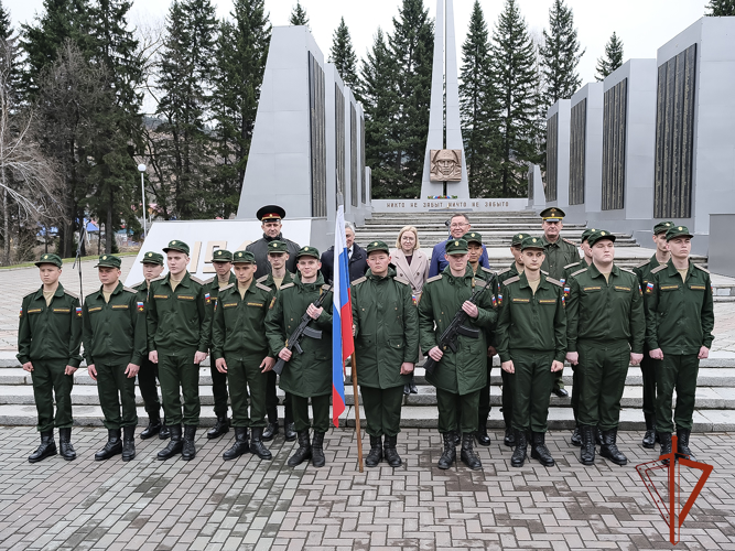 Росгвардия приняла участие в торжественной отправке призывников из Республики Алтай