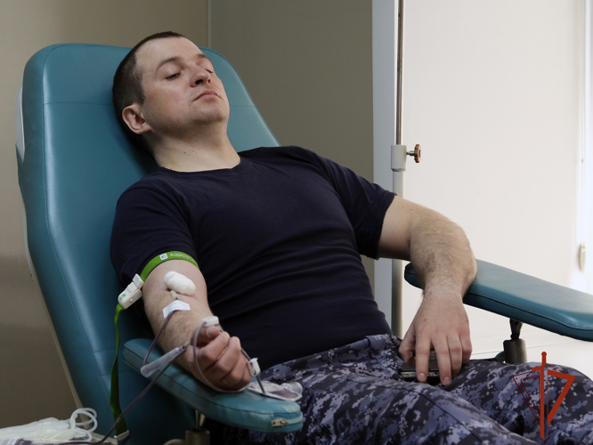 Росгвардейцы пополнили запасы донорской крови медицинских учреждений Республики Алтай