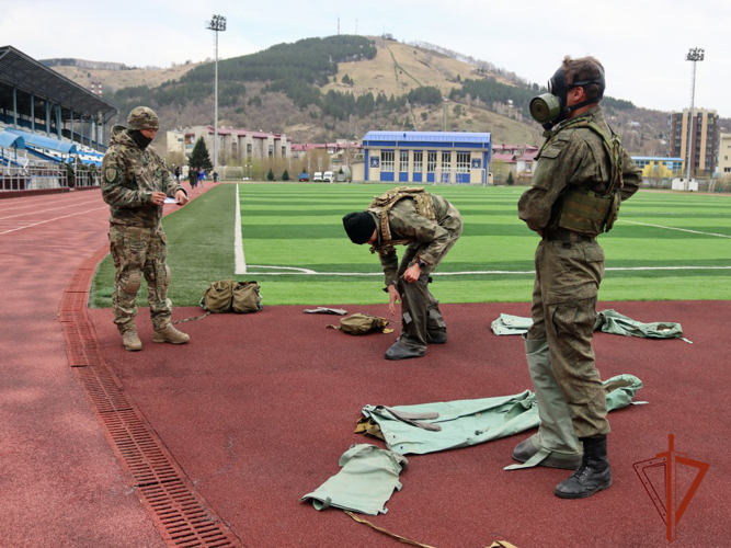 При содействии Росгвардии в Республике Алтай прошла военно-спортивная эстафета для допризывной молодежи