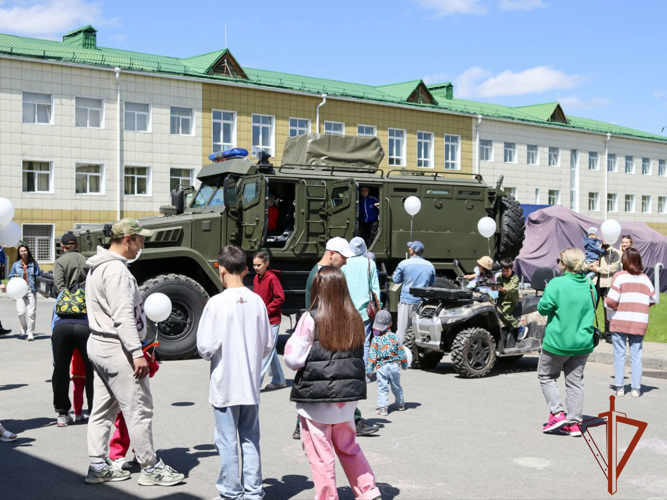 Росгвардейцы приняли участие в мероприятиях, посвященных Дню защиты детей 