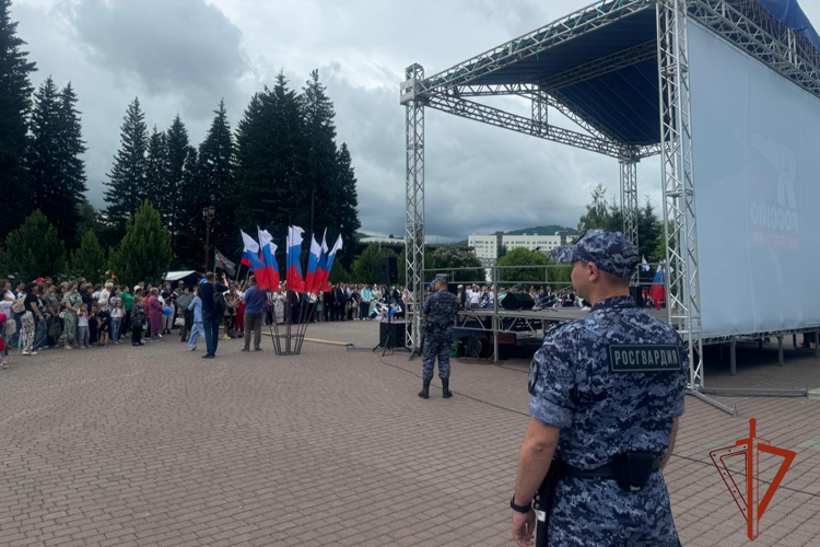 Росгвардия обеспечила безопасность празднования Дня России