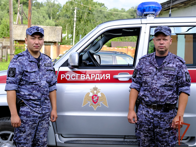 На Алтае сотрудники Росгвардии разыскали пропавшего ребёнка 