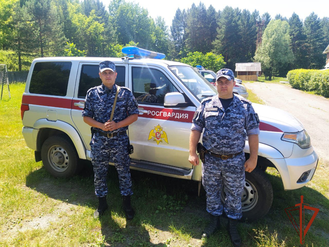 В Республике Алтай росгвардейцы помогли мужчине с приступом эпилепсии