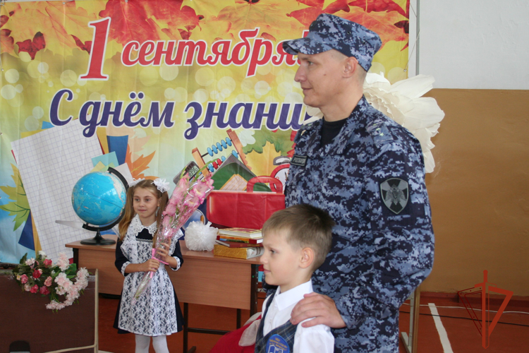 Росгвардия обеспечила безопасность образовательных учреждений в День знаний