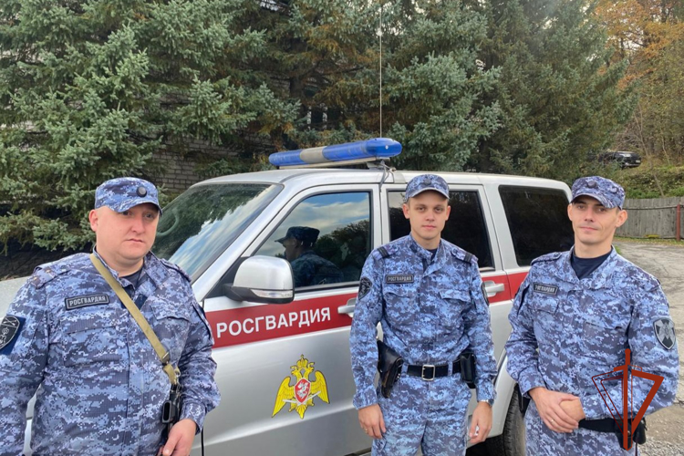 Росгвардейцы в Республике Алтай помогли вернуть домой подростка
