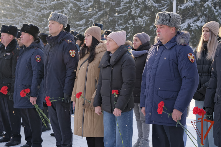 Росгвардейцы отметили памятную дату – День Неизвестного Солдата 
