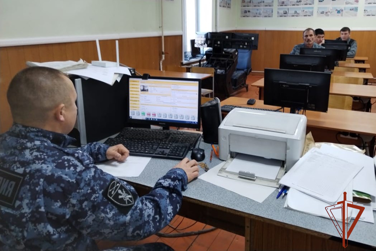 Росгвардейцы провели проверку работников ведомственной охраны