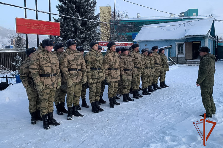 В Горно-Алтайске состоялась отправка призывников на службу в Росгвардию 